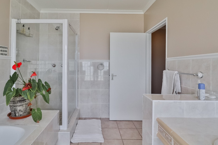 7 Bedroom Property for Sale in Country Club Western Cape